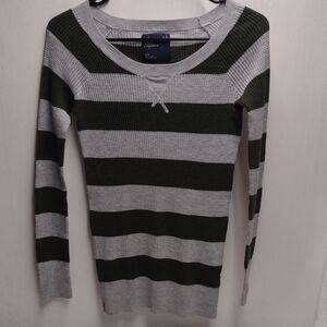 Aeropostale Y2K Green and Gray Crew Neck Sweater